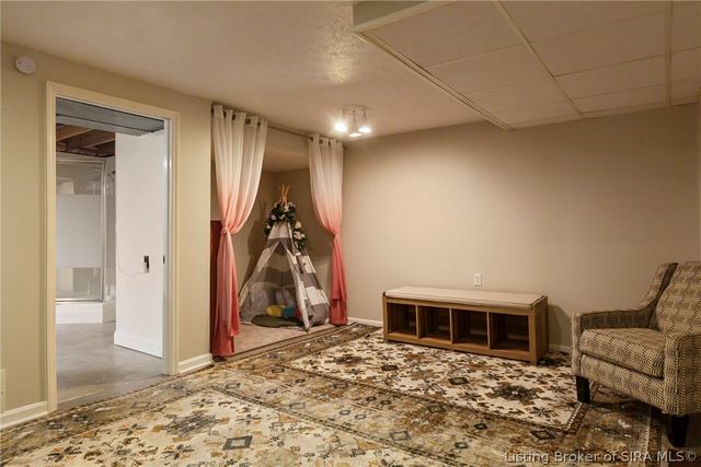 3609 Doe Run Way, New Albany, IN 47150