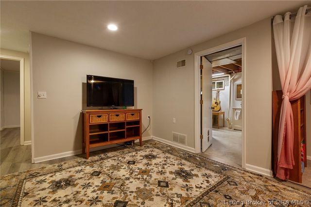 3609 Doe Run Way, New Albany, IN 47150