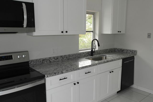 18890 Candlewick Drive B, Boca Raton, FL 33496