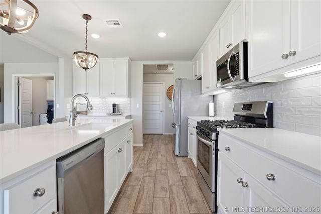 3456 E 154th Street S, Bixby, OK 74008