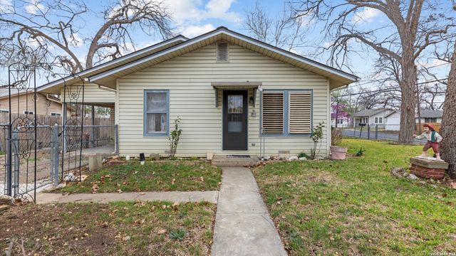 310 Randolph, Schertz, TX 78154