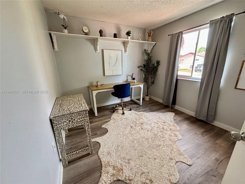 Image 14 of property listing at 16831 SW 139th Pl, Miami, FL 33177