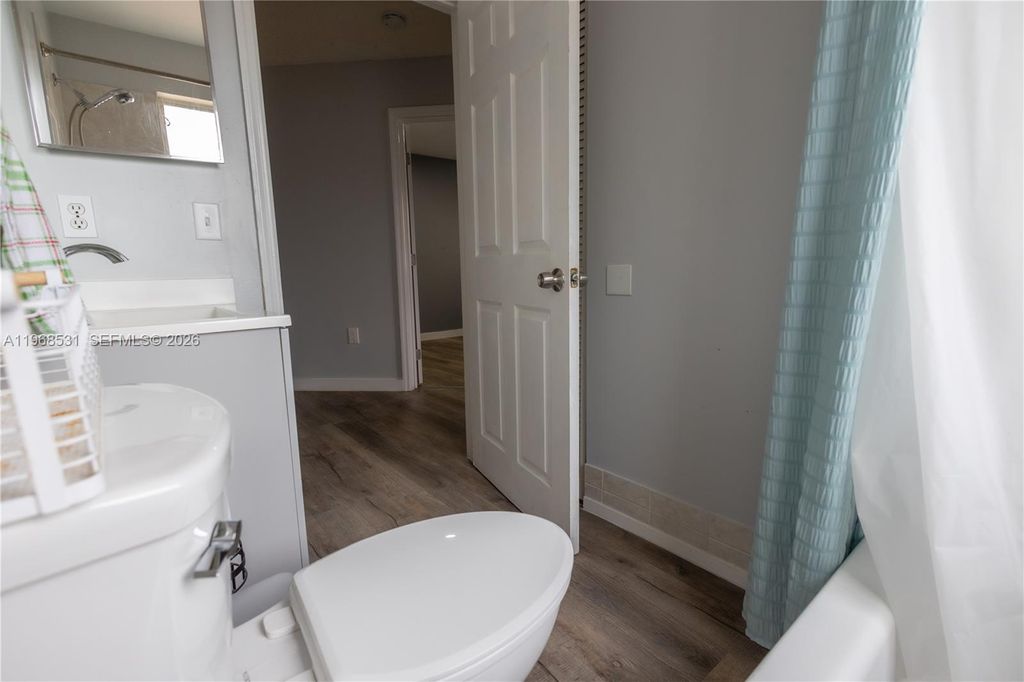 Image 19 of property listing at 16831 SW 139th Pl, Miami, FL 33177