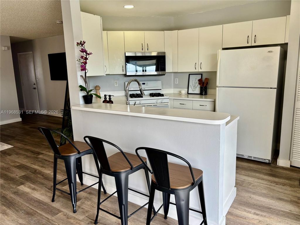 Image 2 of property listing at 16831 SW 139th Pl, Miami, FL 33177