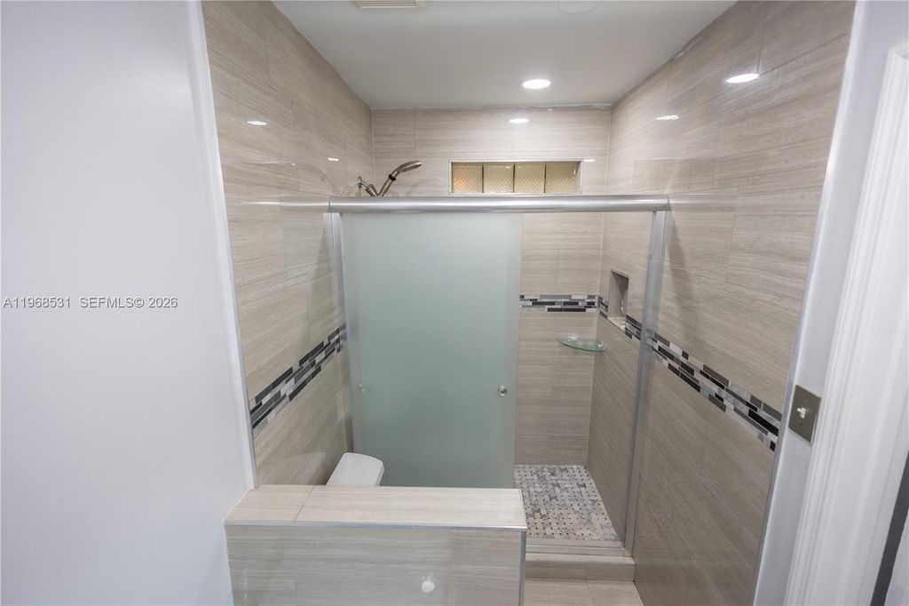 Image 27 of property listing at 16831 SW 139th Pl, Miami, FL 33177