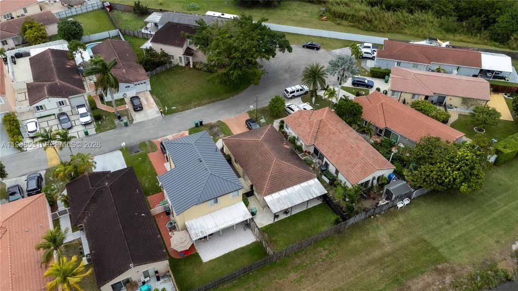 Image 42 of property listing at 16831 SW 139th Pl, Miami, FL 33177