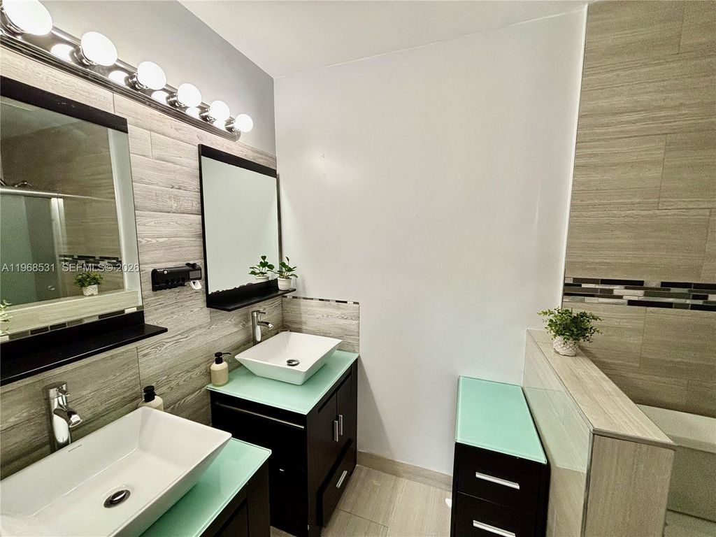 Image 45 of property listing at 16831 SW 139th Pl, Miami, FL 33177