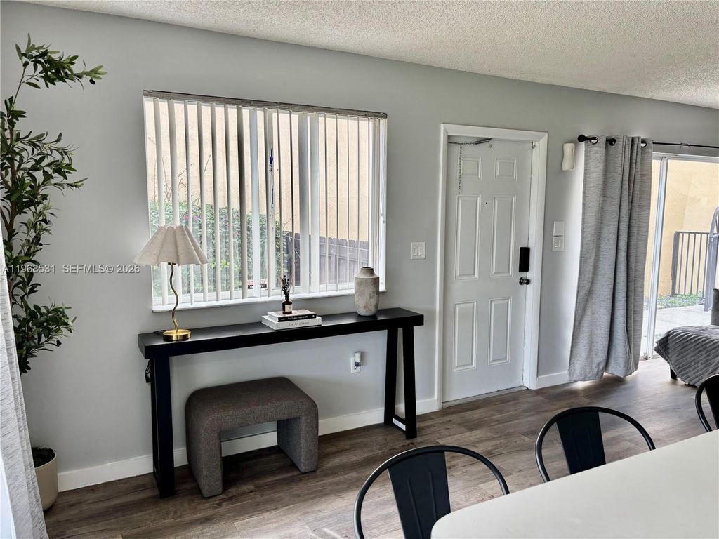 Image 8 of property listing at 16831 SW 139th Pl, Miami, FL 33177