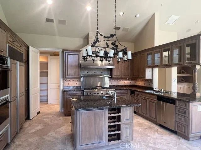 30 Burning Tree Lane, Newport Beach, CA 92660