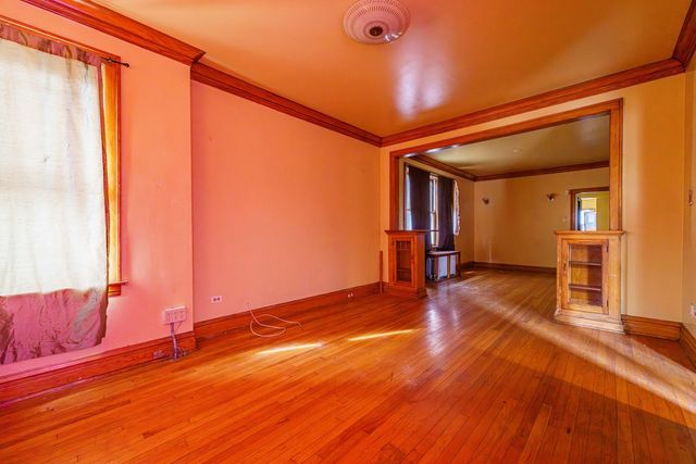 6734 S Maplewood Avenue, Chicago, IL 60629
