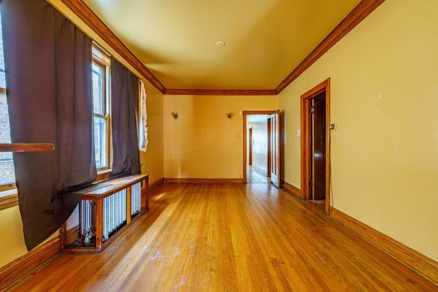 6734 S Maplewood Avenue, Chicago, IL 60629