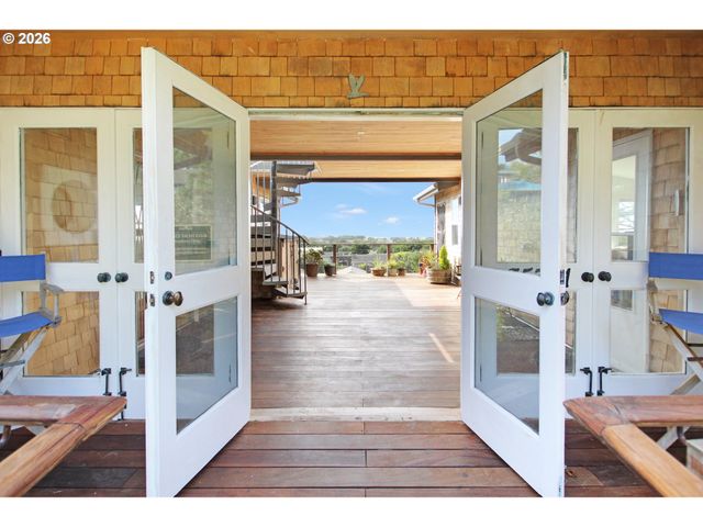 35302 I Pl, Ocean Park, WA 98640