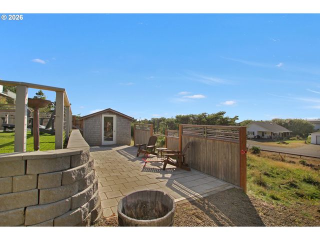 35302 I Pl, Ocean Park, WA 98640