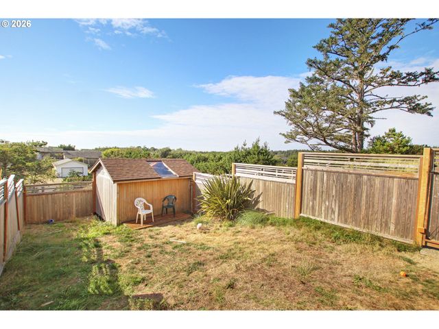 35302 I Pl, Ocean Park, WA 98640
