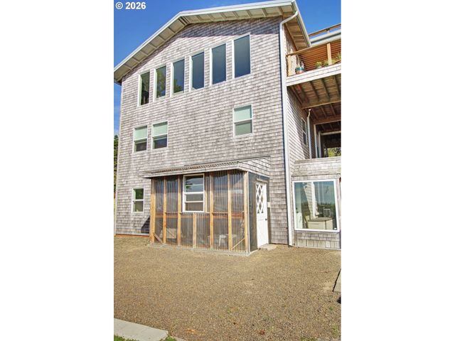 35302 I Pl, Ocean Park, WA 98640