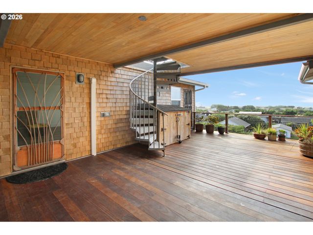 35302 I Pl, Ocean Park, WA 98640