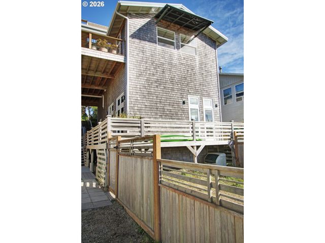 35302 I Pl, Ocean Park, WA 98640