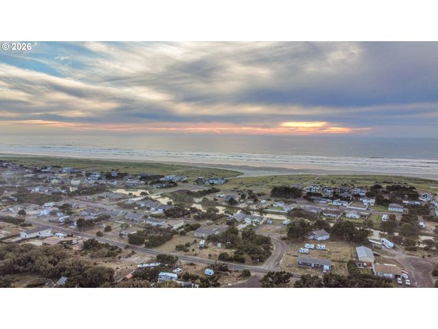 35302 I Pl, Ocean Park, WA 98640