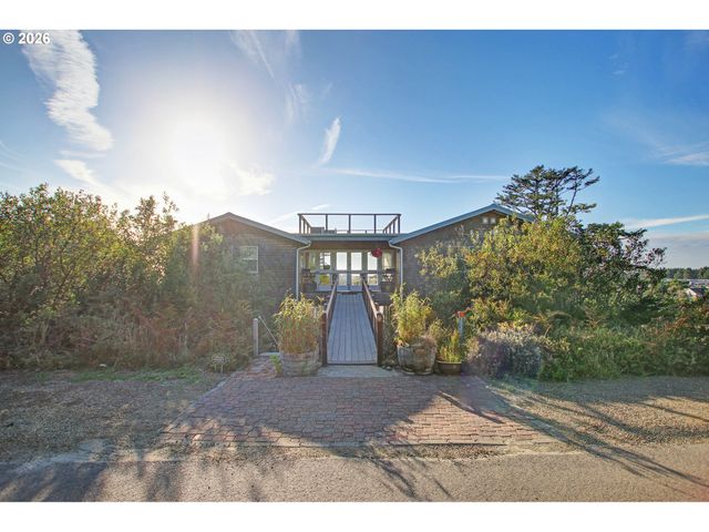 35302 I Pl, Ocean Park, WA 98640