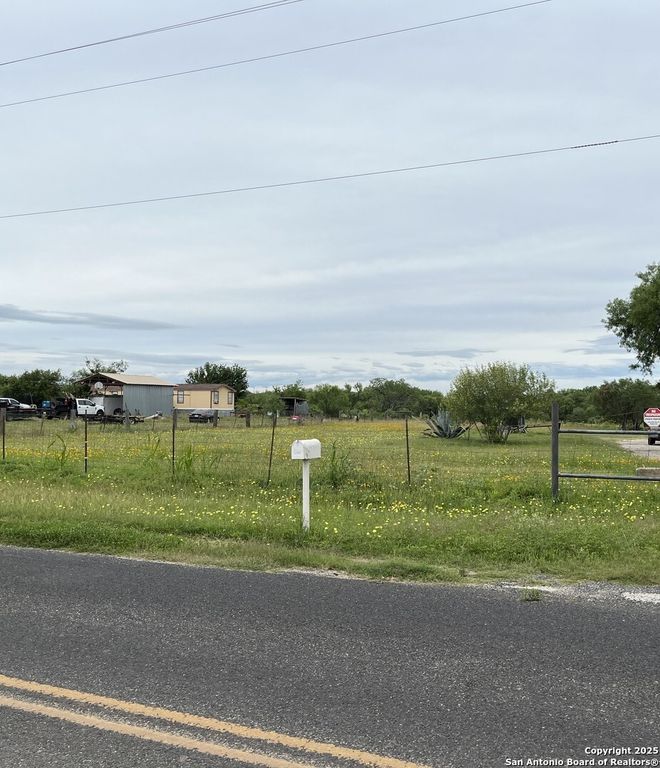14895 wheeler, Atascosa, TX 78002
