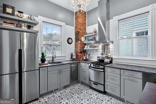 202 E 32Nd Street, Savannah, GA 31401