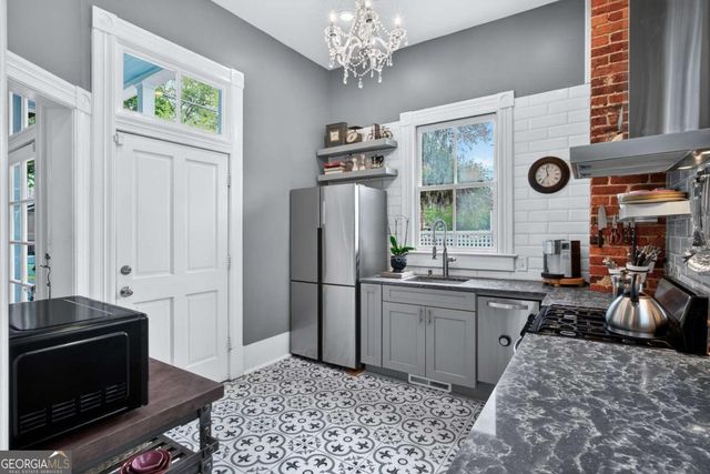 202 E 32Nd Street, Savannah, GA 31401