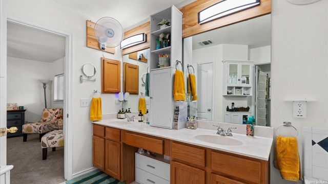12323 STABLE ROAD DR, San Antonio, TX 78249