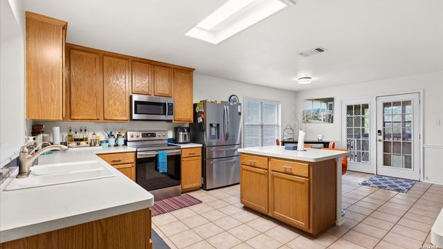12323 STABLE ROAD DR, San Antonio, TX 78249