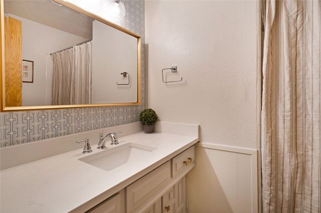 7205 Foxworth Drive, Dallas, TX 75248