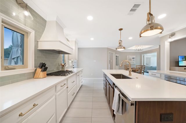 7205 Foxworth Drive, Dallas, TX 75248