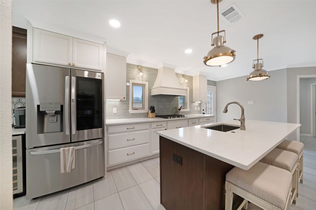 7205 Foxworth Drive, Dallas, TX 75248