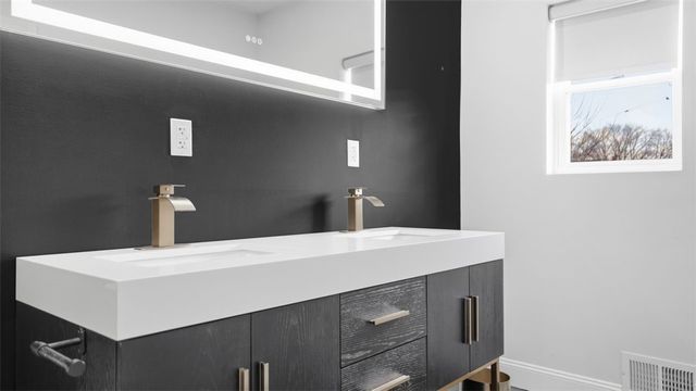 3930 Howley St, Lawrenceville, PA 15224