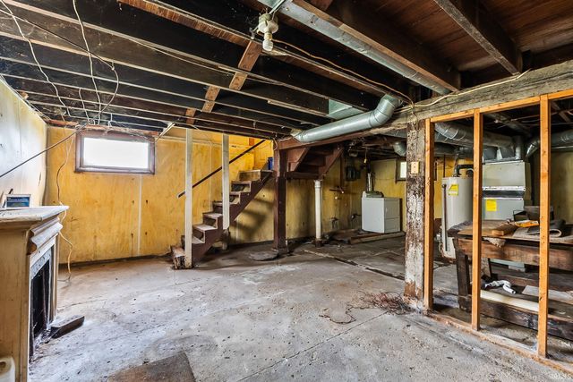 705 Greenlawn Avenue, Fort Wayne, IN 46808