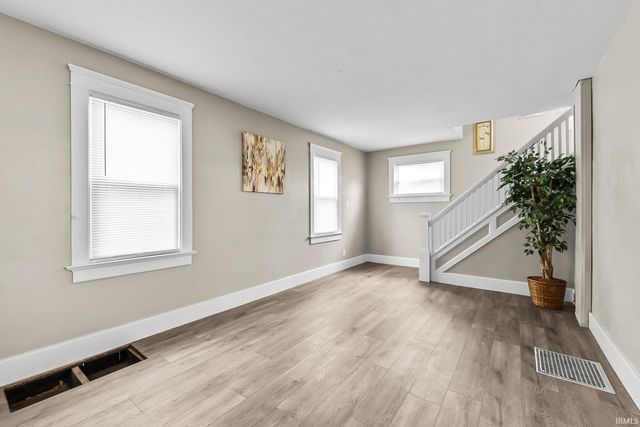 705 Greenlawn Avenue, Fort Wayne, IN 46808