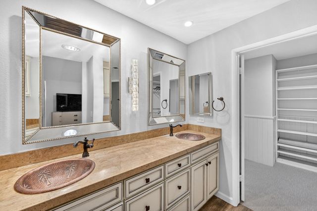 118 Avellino Circle, Palm Desert, CA 92211