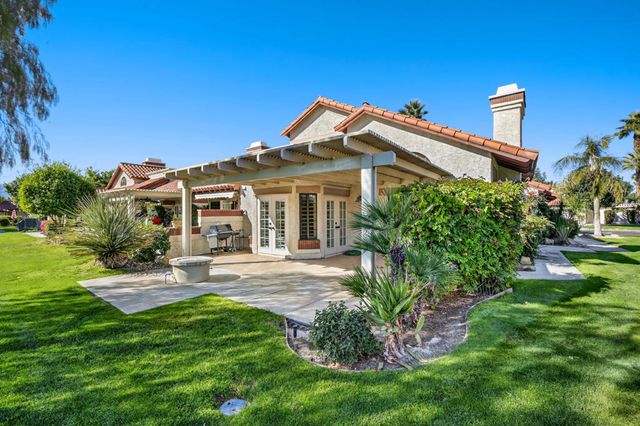 118 Avellino Circle, Palm Desert, CA 92211