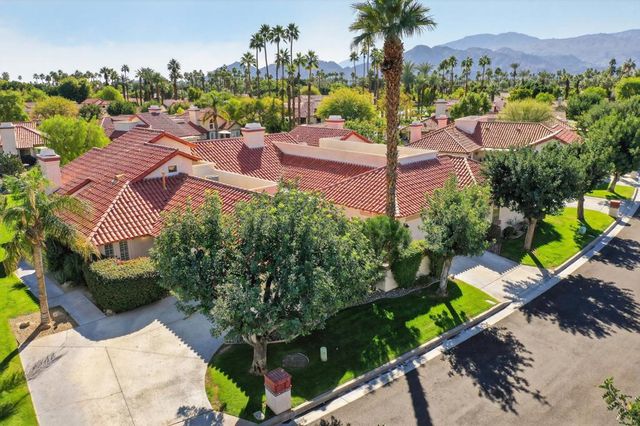 118 Avellino Circle, Palm Desert, CA 92211