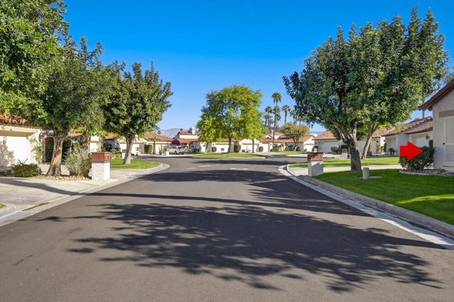 118 Avellino Circle, Palm Desert, CA 92211