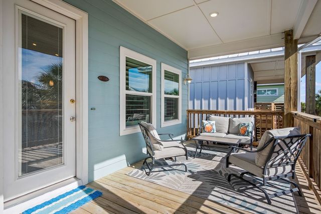 421 Paradise Pointe Dr, Port Aransas, TX 78373