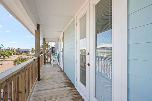 421 Paradise Pointe Dr, Port Aransas, TX 78373