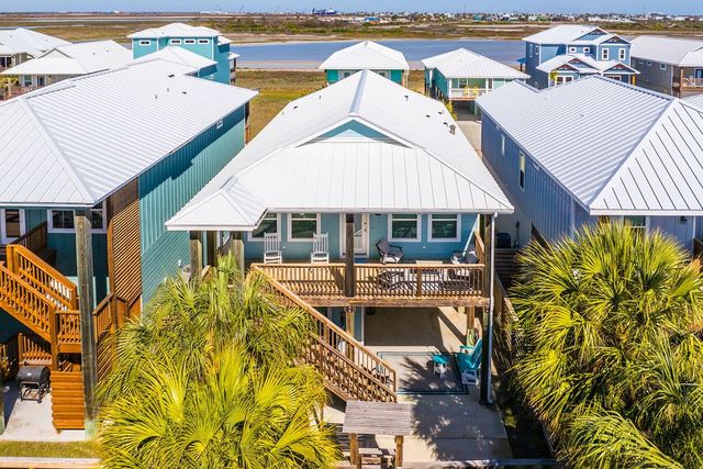 421 Paradise Pointe Dr, Port Aransas, TX 78373