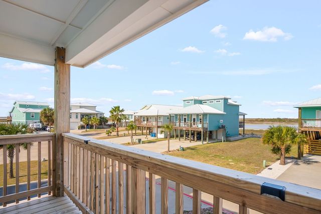 421 Paradise Pointe Dr, Port Aransas, TX 78373
