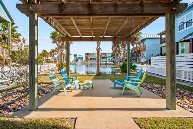 421 Paradise Pointe Dr, Port Aransas, TX 78373