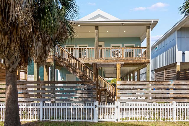 421 Paradise Pointe Dr, Port Aransas, TX 78373