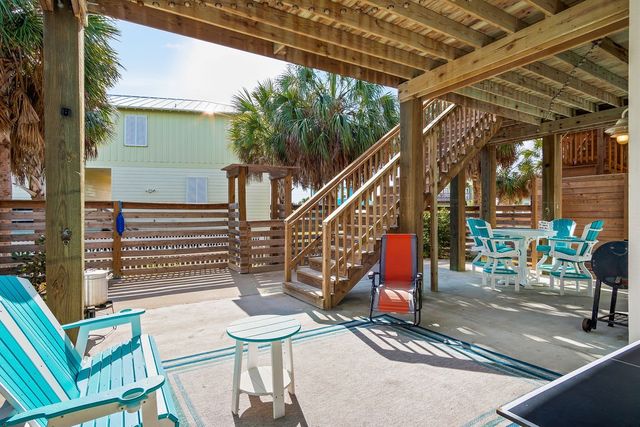 421 Paradise Pointe Dr, Port Aransas, TX 78373