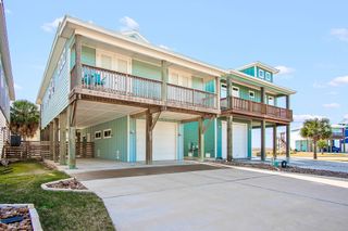 421 Paradise Pointe Dr, Port Aransas, TX 78373