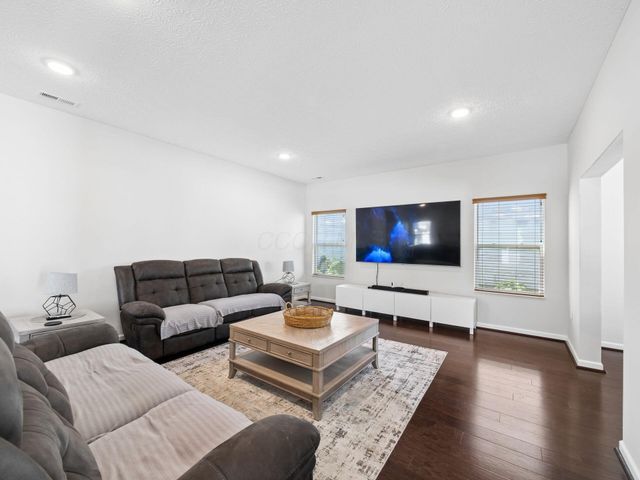2849 Sussex Place Drive, Grove City, OH 43123