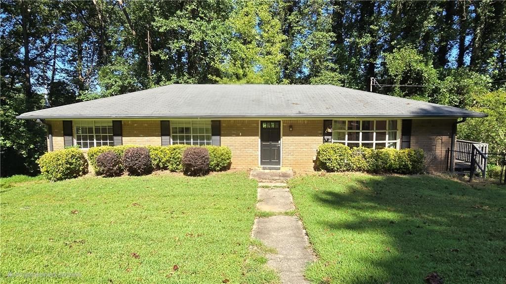 1228 Woodleigh SW Road, Marietta, GA 30008