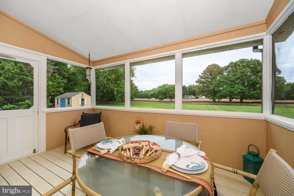 Image 13 of property listing at 108 PROSPECT BAY DR W, Grasonville, MD 21638