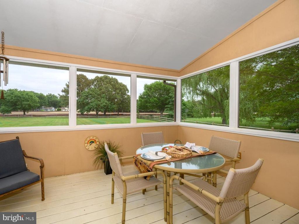 Image 14 of property listing at 108 PROSPECT BAY DR W, Grasonville, MD 21638